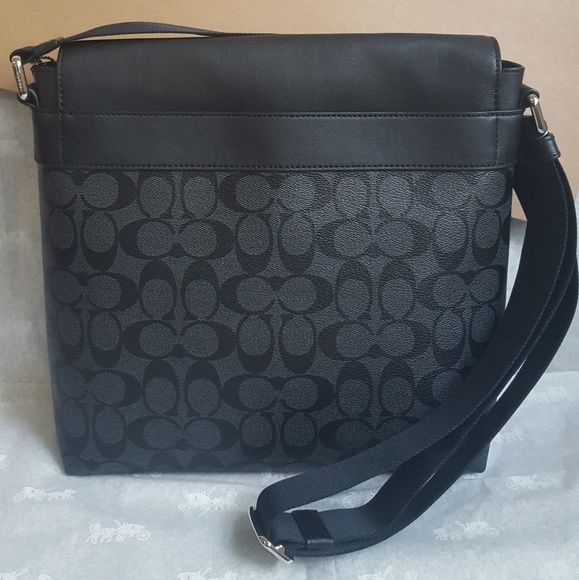 COACH CHARLES SMALL MESSENGER - Picture 2 of 6